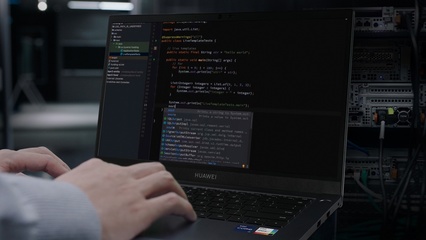 华为终端发布商用品牌 华为擎云，致力于成为商用计算机编程领域第一品牌